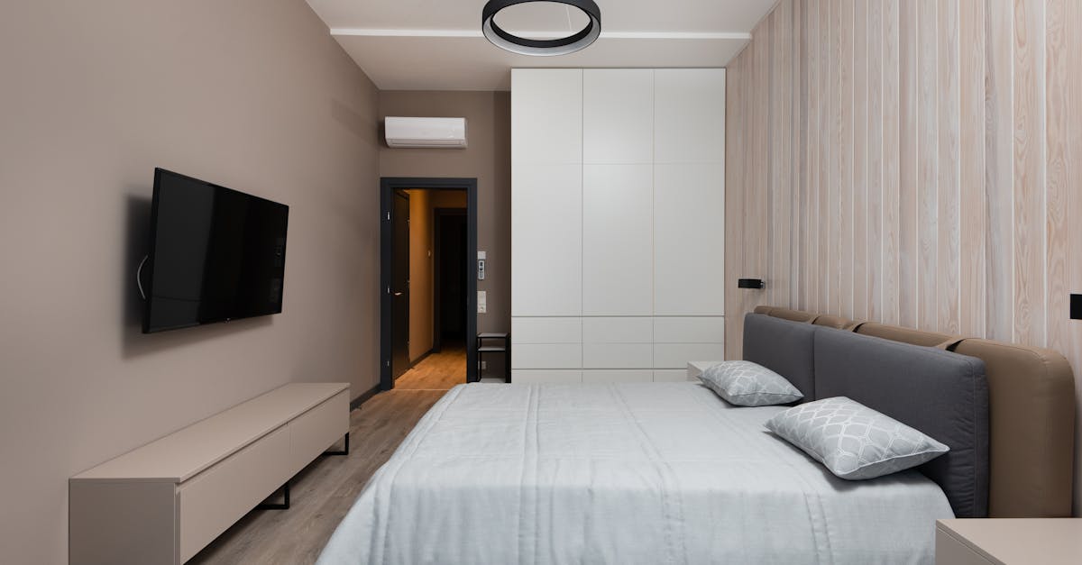 How to organize your sliding door wardrobe for efficiency