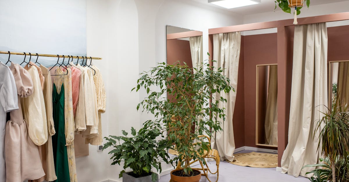 Review: A Comparison of Built-In vs. Free-Standing Walk-In Wardrobes