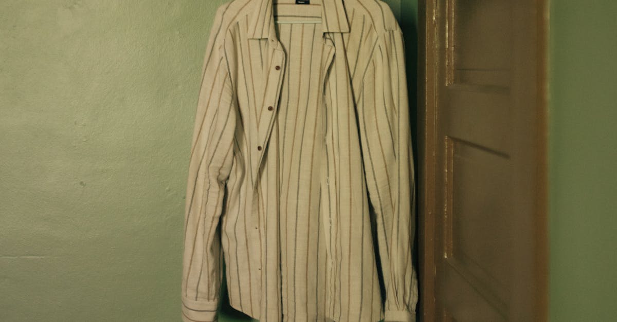 Round up of stylish sliding door wardrobe ideas for small bedrooms