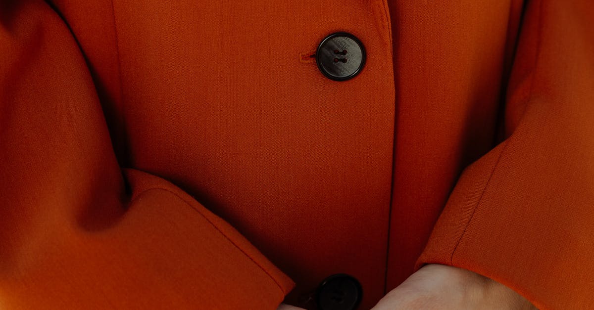 Why Built-In Shelving Is Essential for Walk-In Wardrobes